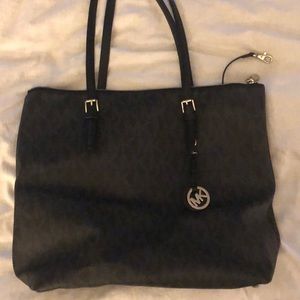 Michael Kors tote ❤️
